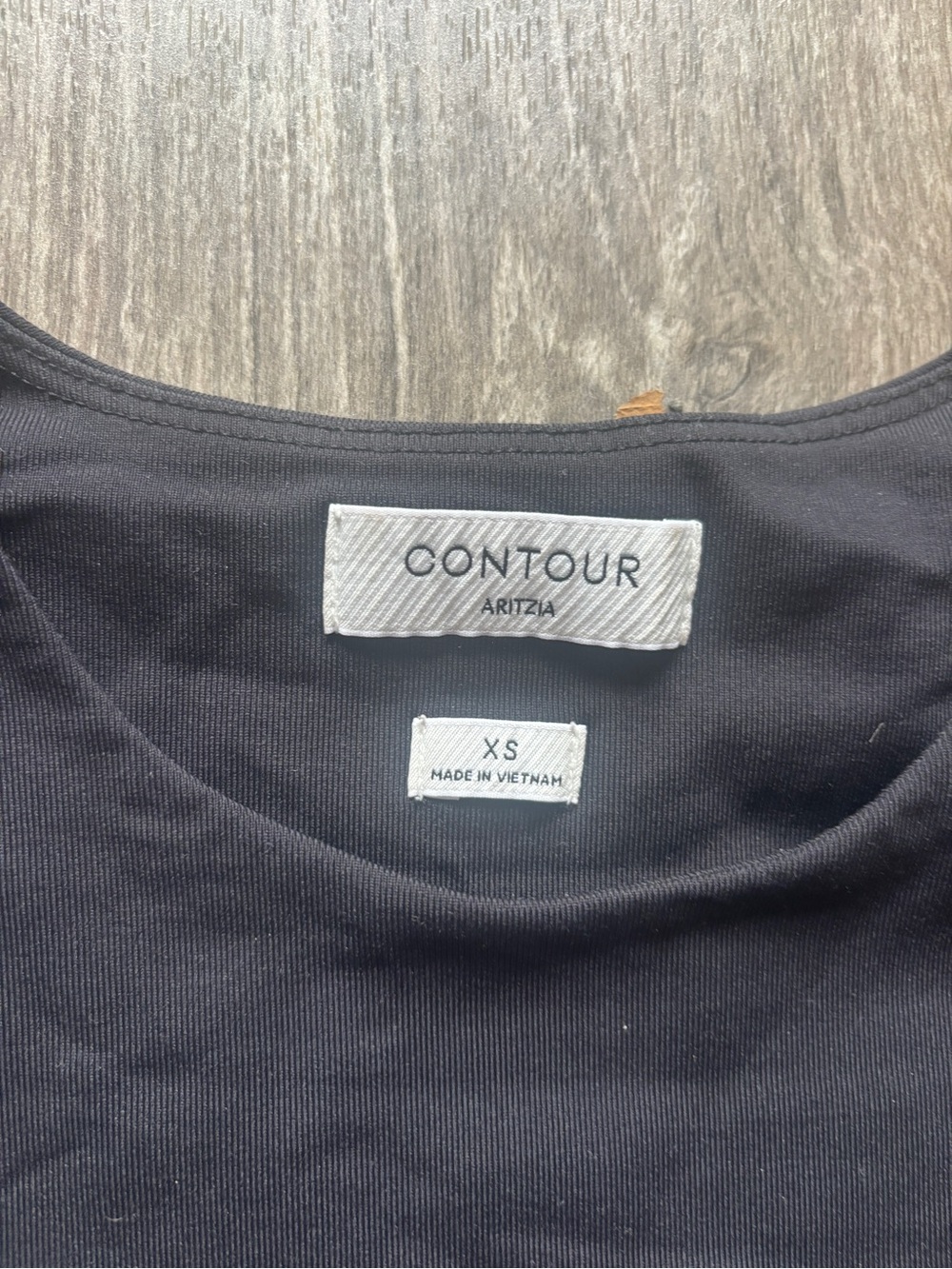 Aritzia contour top - Picture 2 of 3